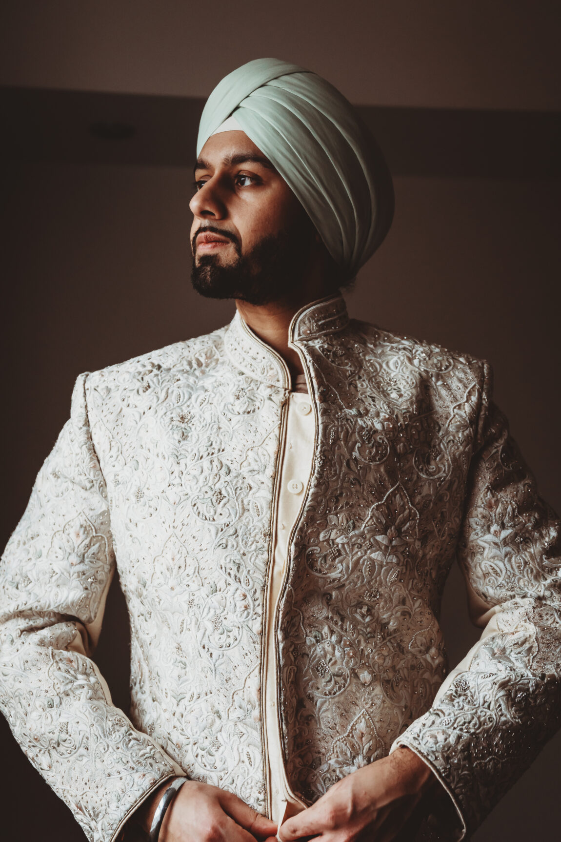 Trishna & Manni / Old Thorns 12 Trishna & Manni / Old Thorns 9