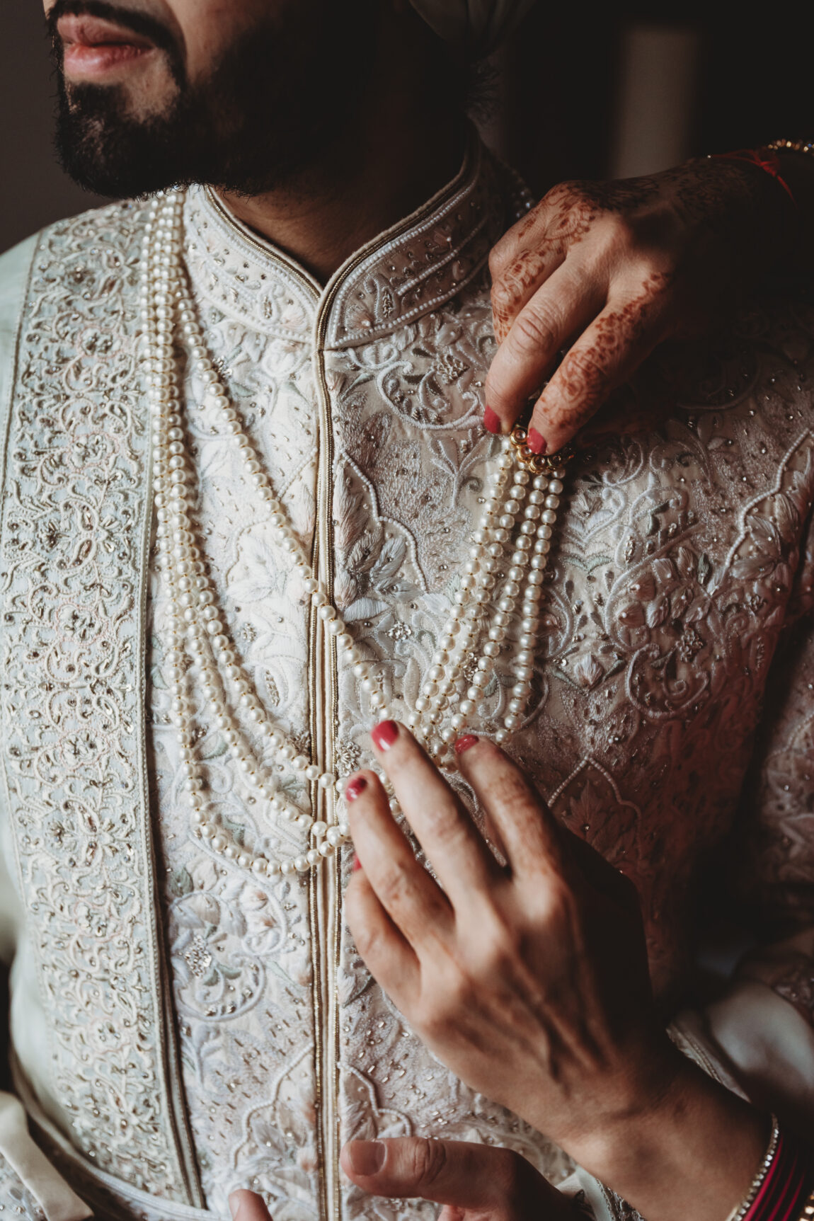 Trishna & Manni / Old Thorns 14 Trishna & Manni / Old Thorns 11