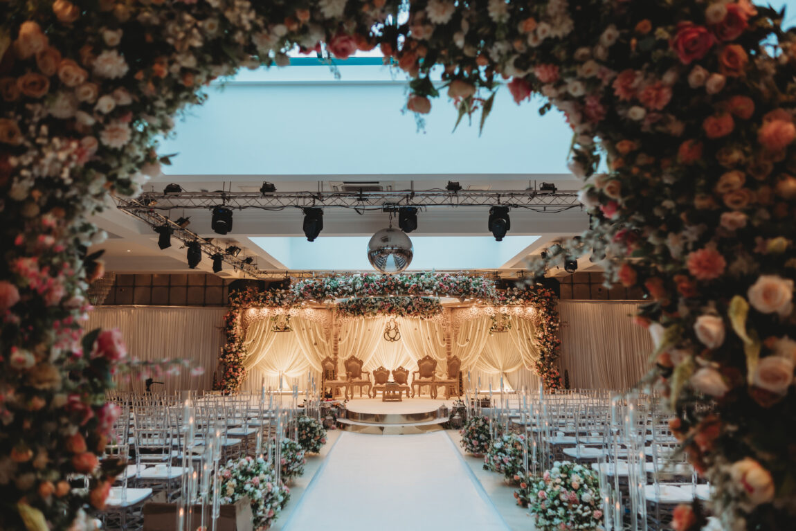 Trishna & Manni / Old Thorns 15 Trishna & Manni / Old Thorns 12