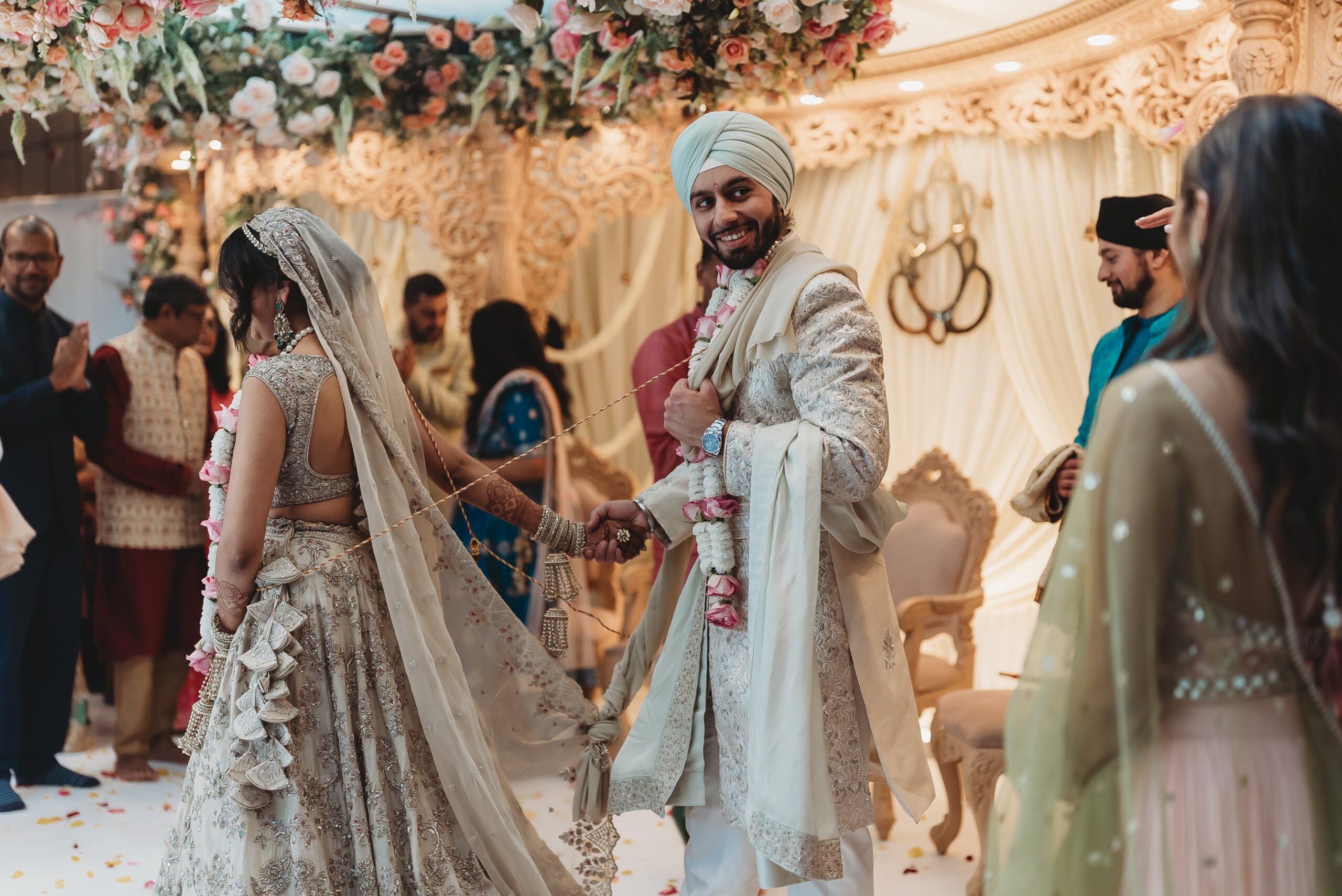 Trishna & Manni / Old Thorns 37 Trishna & Manni / Old Thorns 34