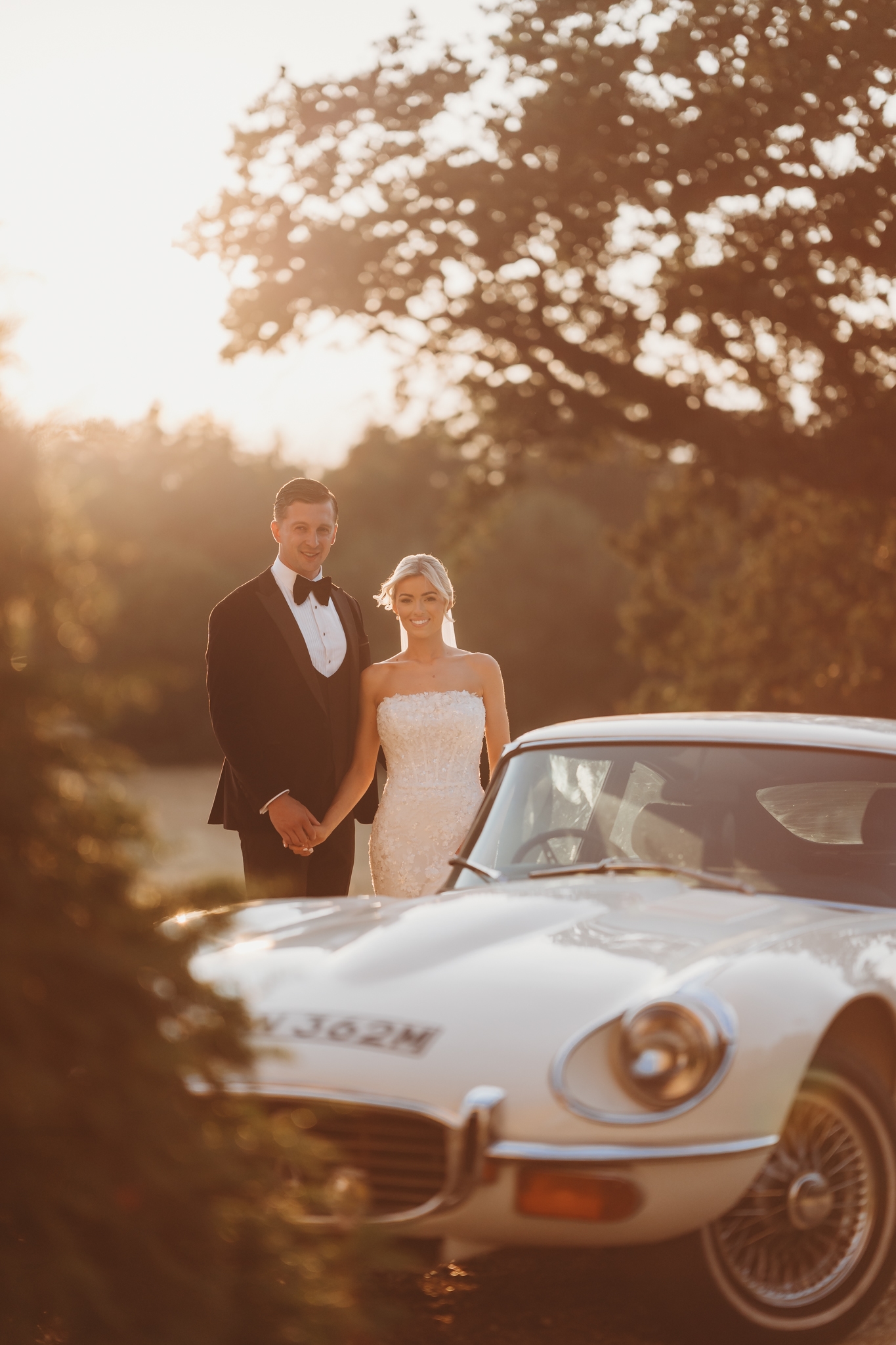 Golden hour couple portraits in the grounds of Botleys Mansion