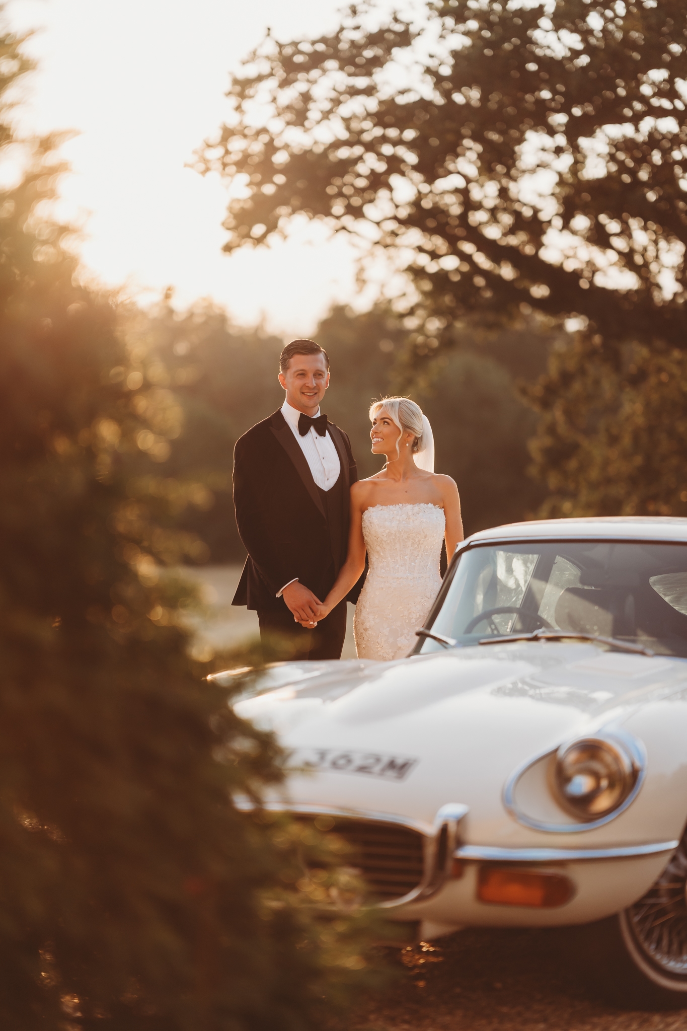Golden hour couple portraits in the grounds of Botleys Mansion