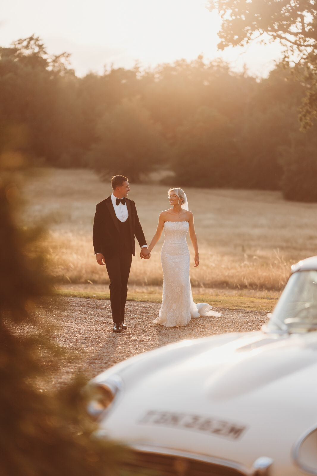 Golden hour couple portraits in the grounds of Botleys Mansion