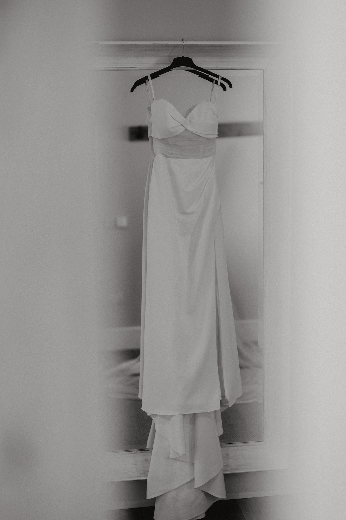 Louise & George / Primrose Hill Farm 3 Bridal preparations before a Primrose Hill Farm wedding, Banbury