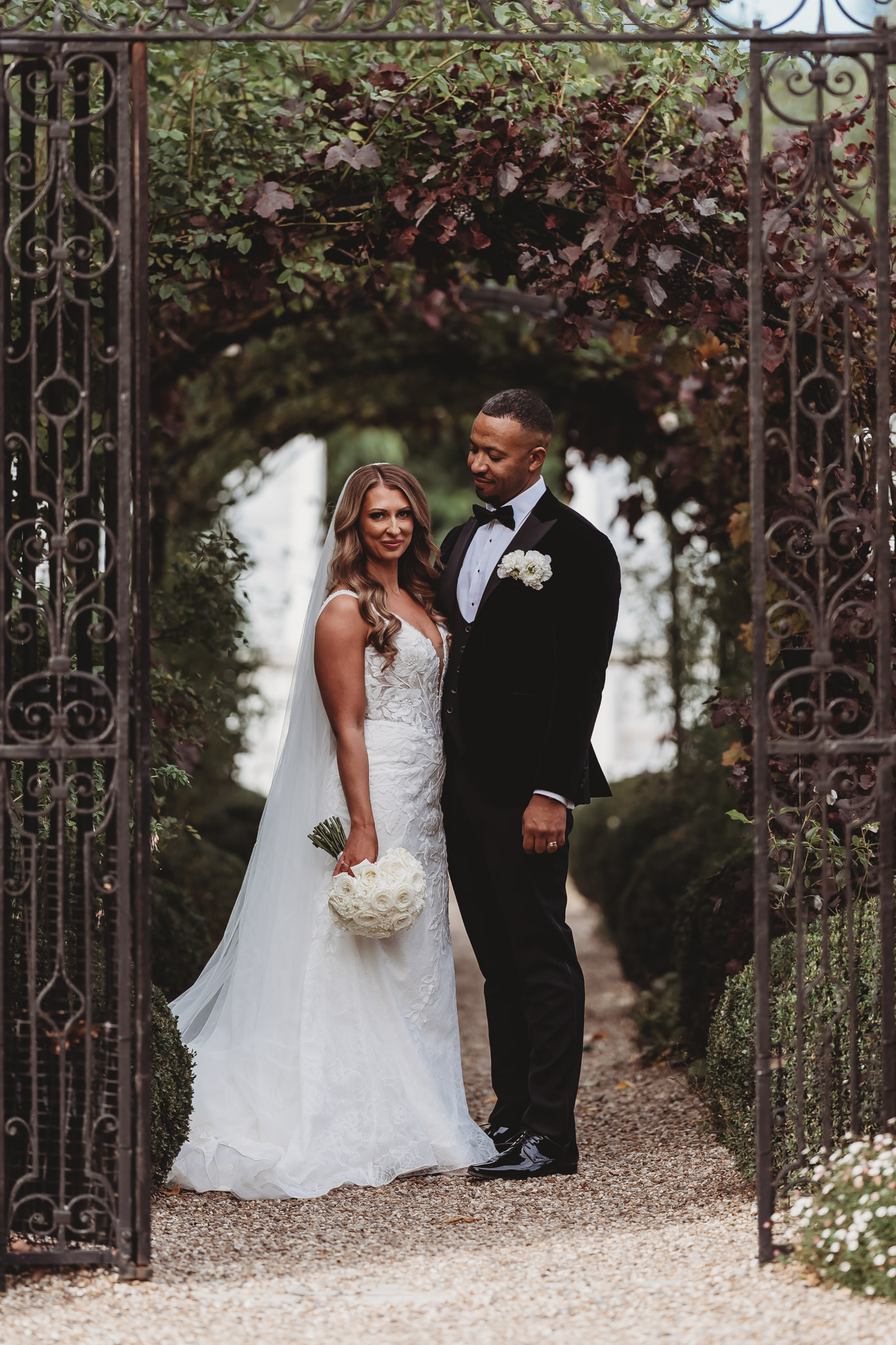 Adele & Daniel / Braxted Park 90 First dance at a Braxted Park wedding in Essex
