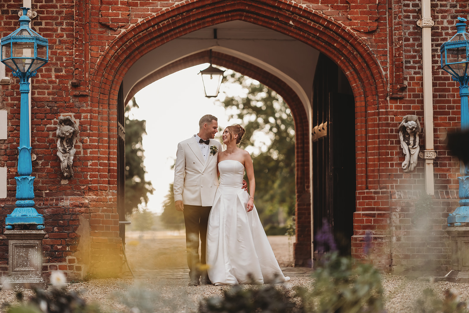 Golden hour couple portraits in the grounds of Gosfield Hall
