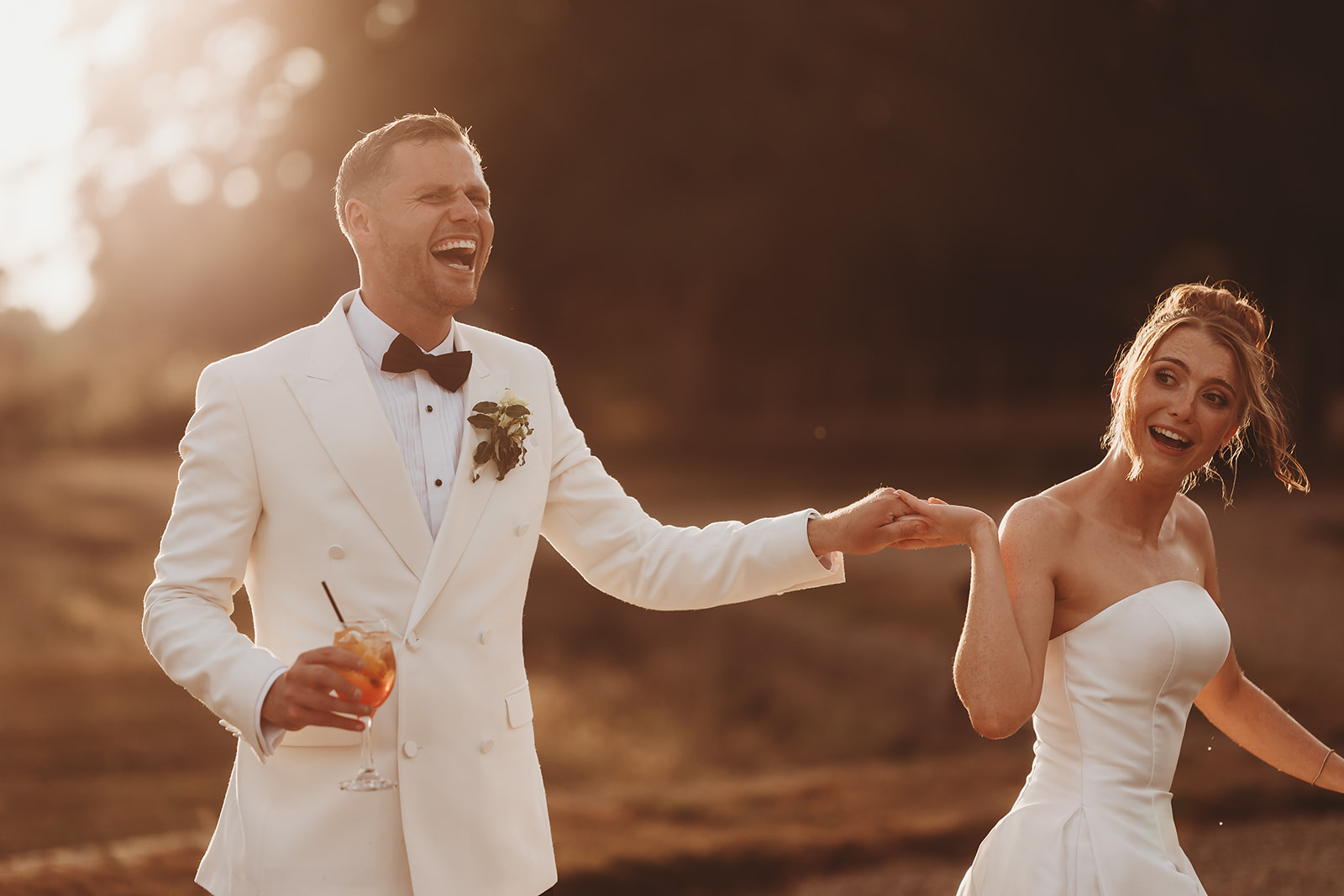 Golden hour couple portraits in the grounds of Gosfield Hall