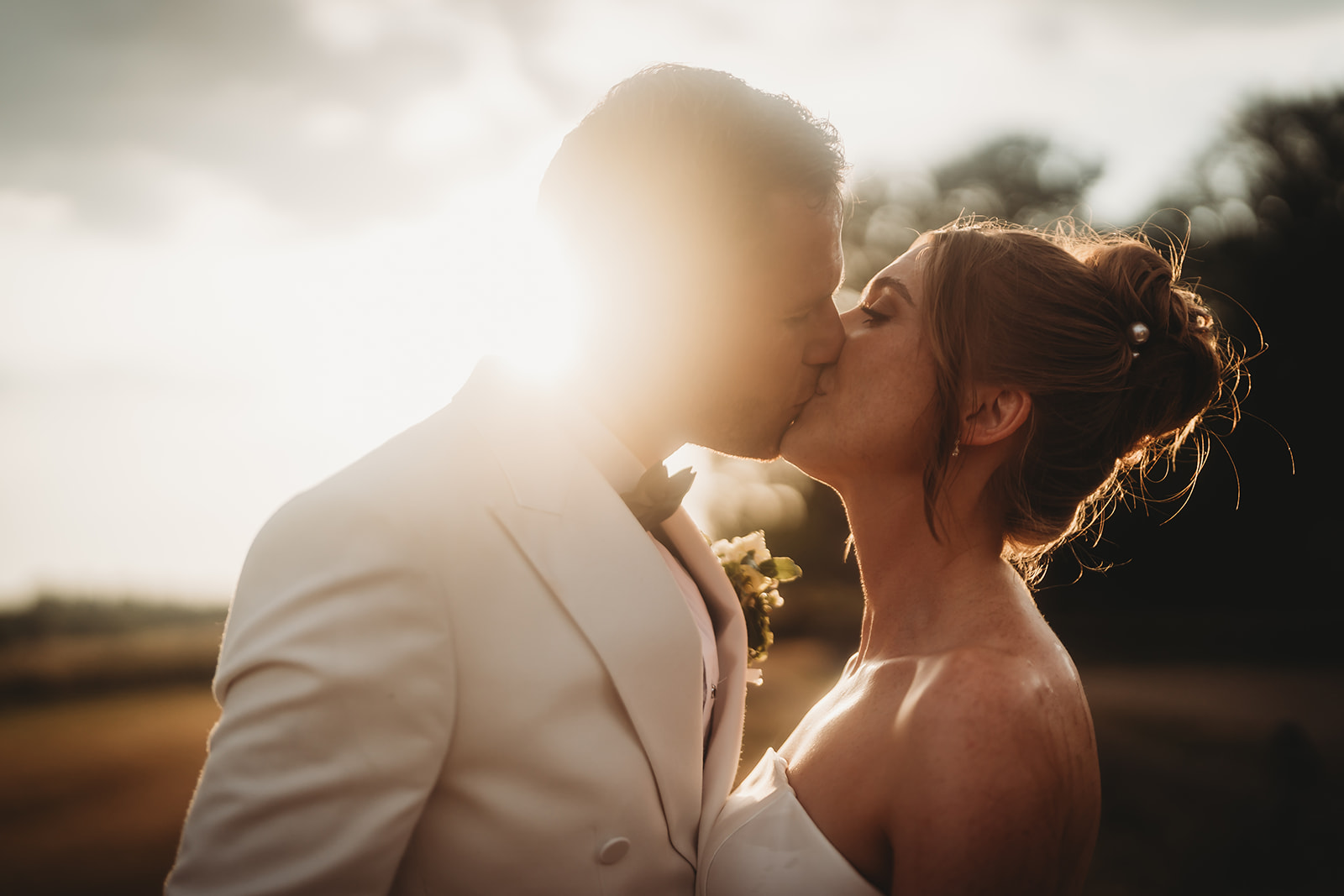 Golden hour couple portraits in the grounds of Gosfield Hall