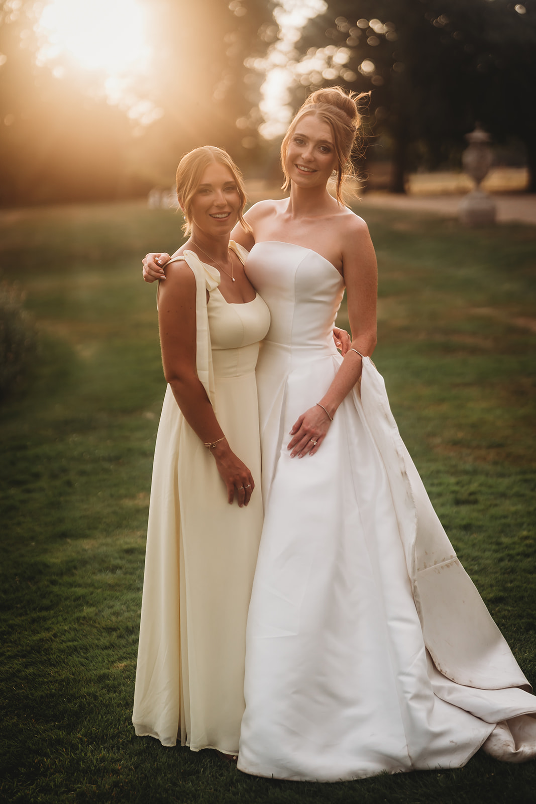 Golden hour couple portraits in the grounds of Gosfield Hall