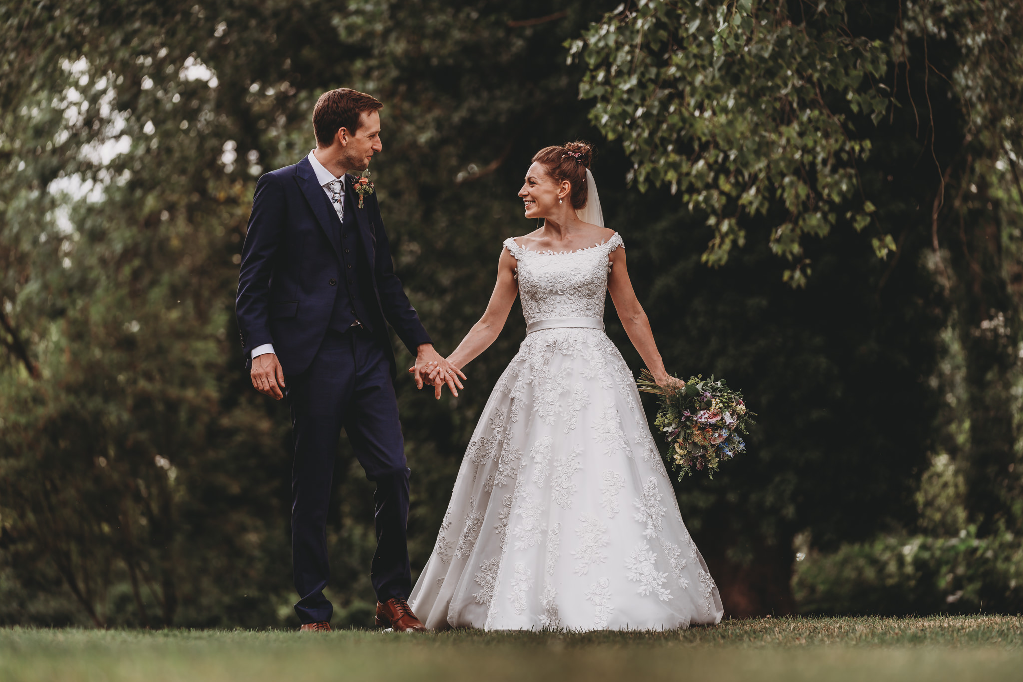 Alexandra & Garth / The Tudor Barn Belstead 4