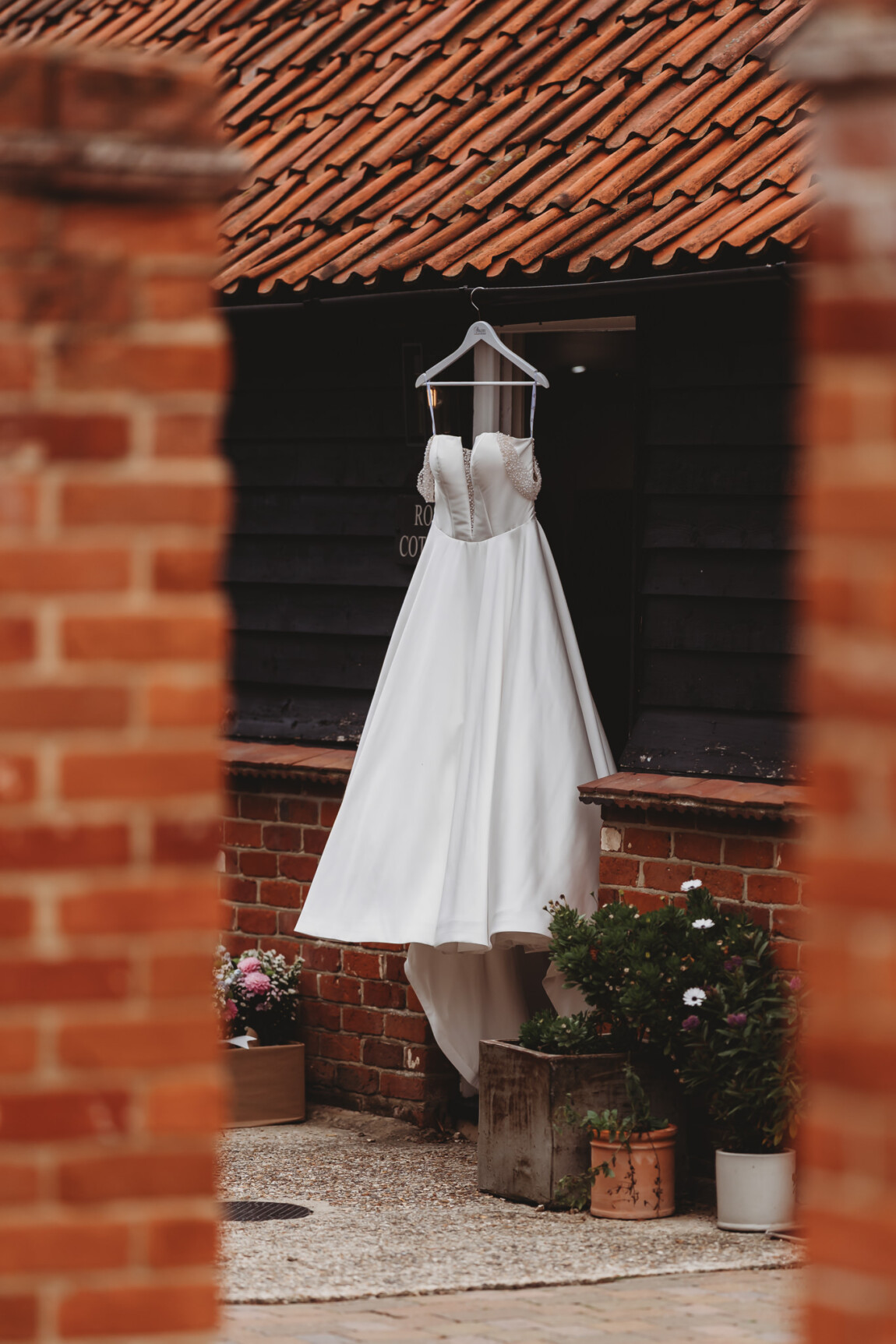 Danielle & George / Vaulty Manor 3 Vaulty Manor wedding photographer, Goldhanger, Essex