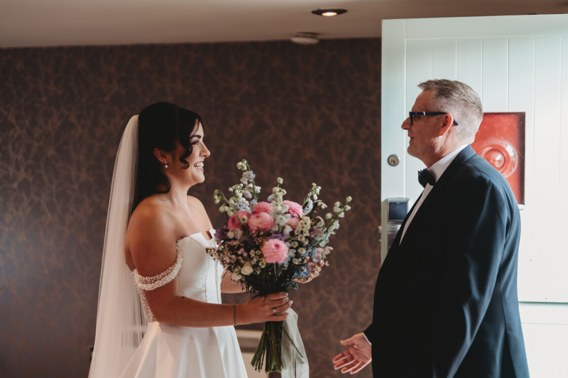Danielle & George / Vaulty Manor 26 Vaulty Manor wedding photographer, Goldhanger, Essex