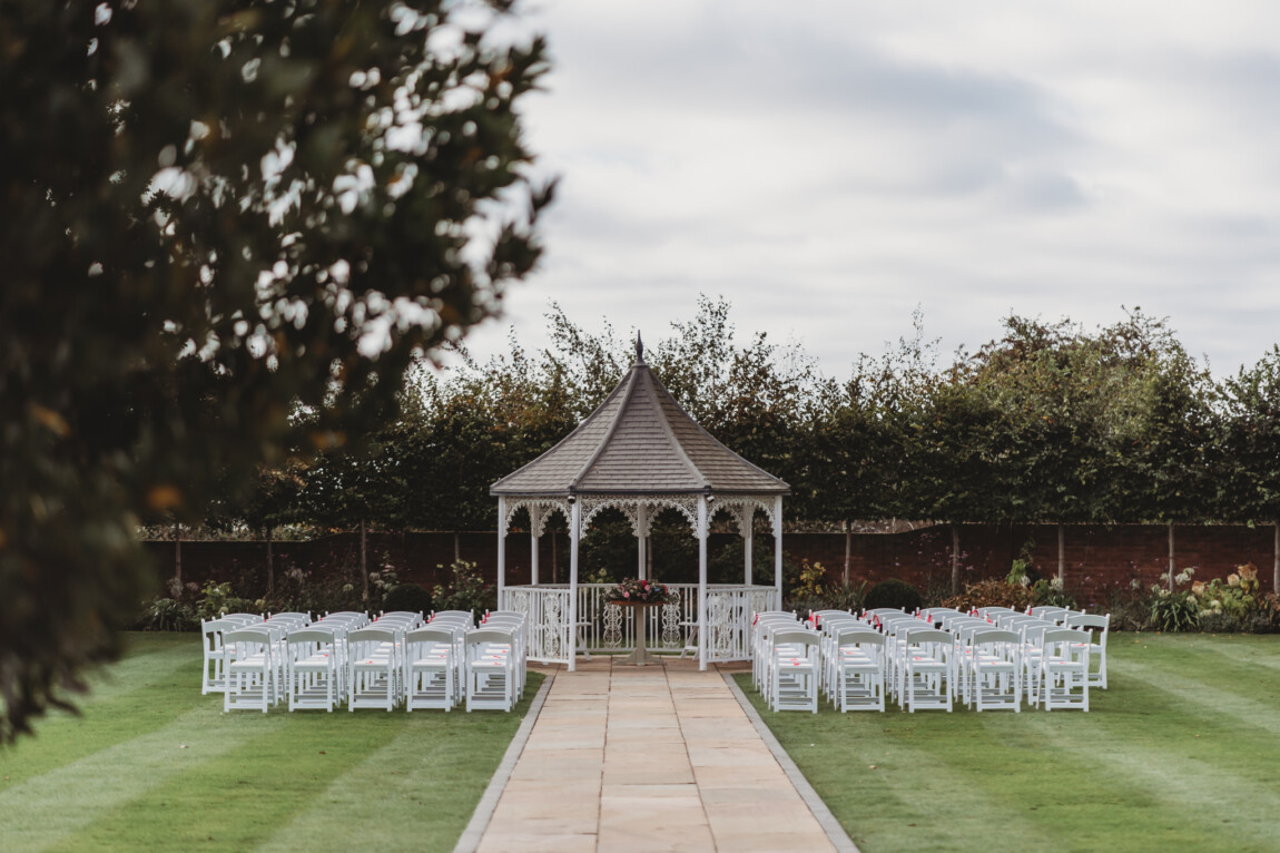 Danielle & George / Vaulty Manor 28 Vaulty Manor wedding photographer, Goldhanger, Essex