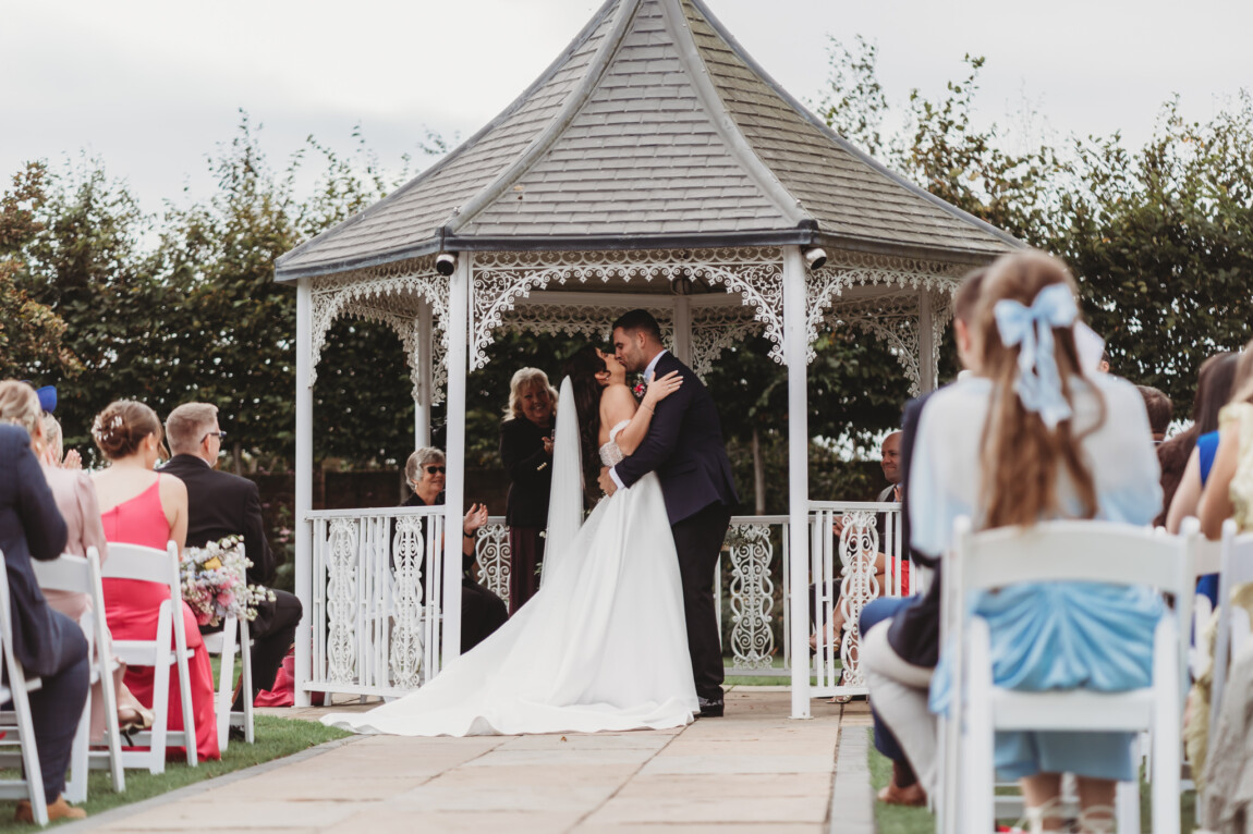 Danielle & George / Vaulty Manor 42 Vaulty Manor wedding photographer, Goldhanger, Essex