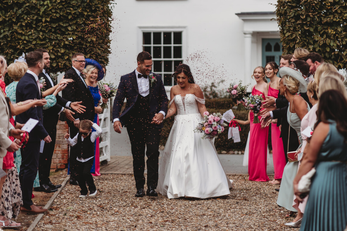 Danielle & George / Vaulty Manor 47 Vaulty Manor wedding photographer, Goldhanger, Essex
