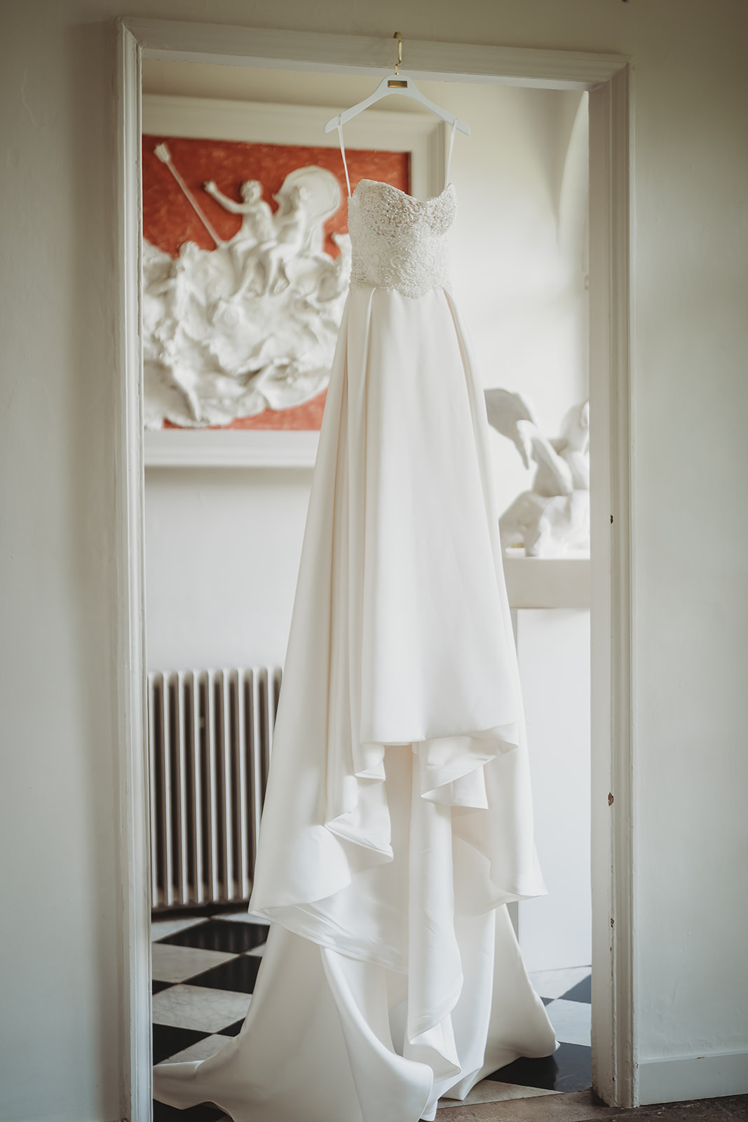 Bridal preparations before a Braxted Park wedding in Essex