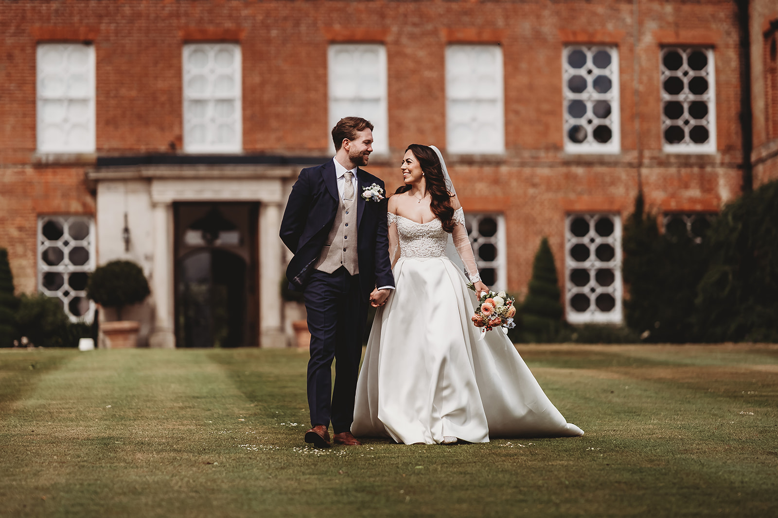 Couple portraits in the grounds of Braxted Park Estate