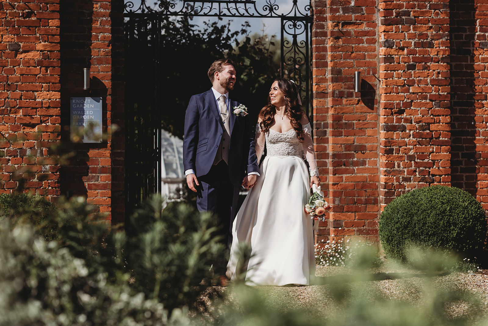 Couple portraits in the grounds of Braxted Park Estate