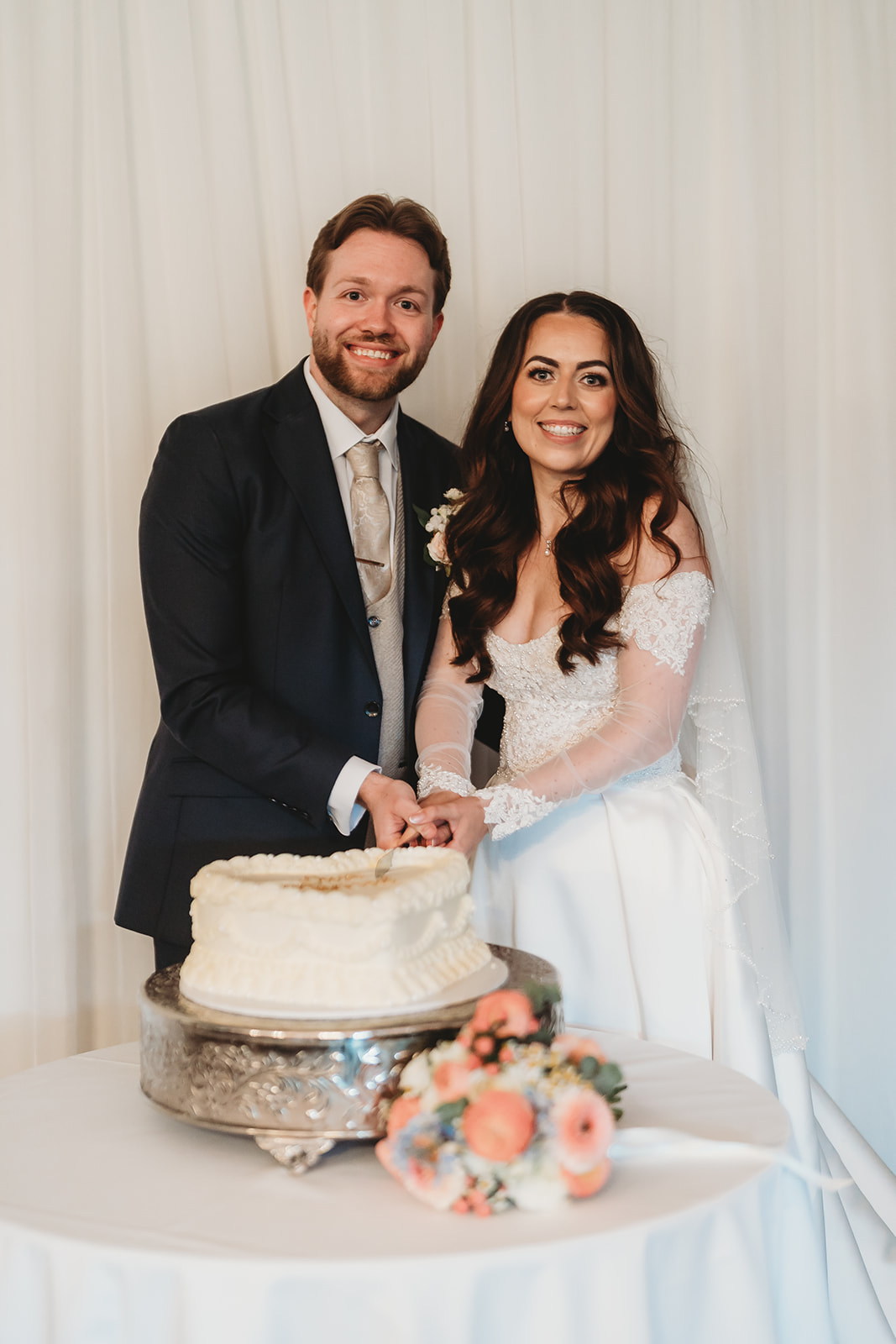 Wedding breakfast in the marquee at Braxted Park