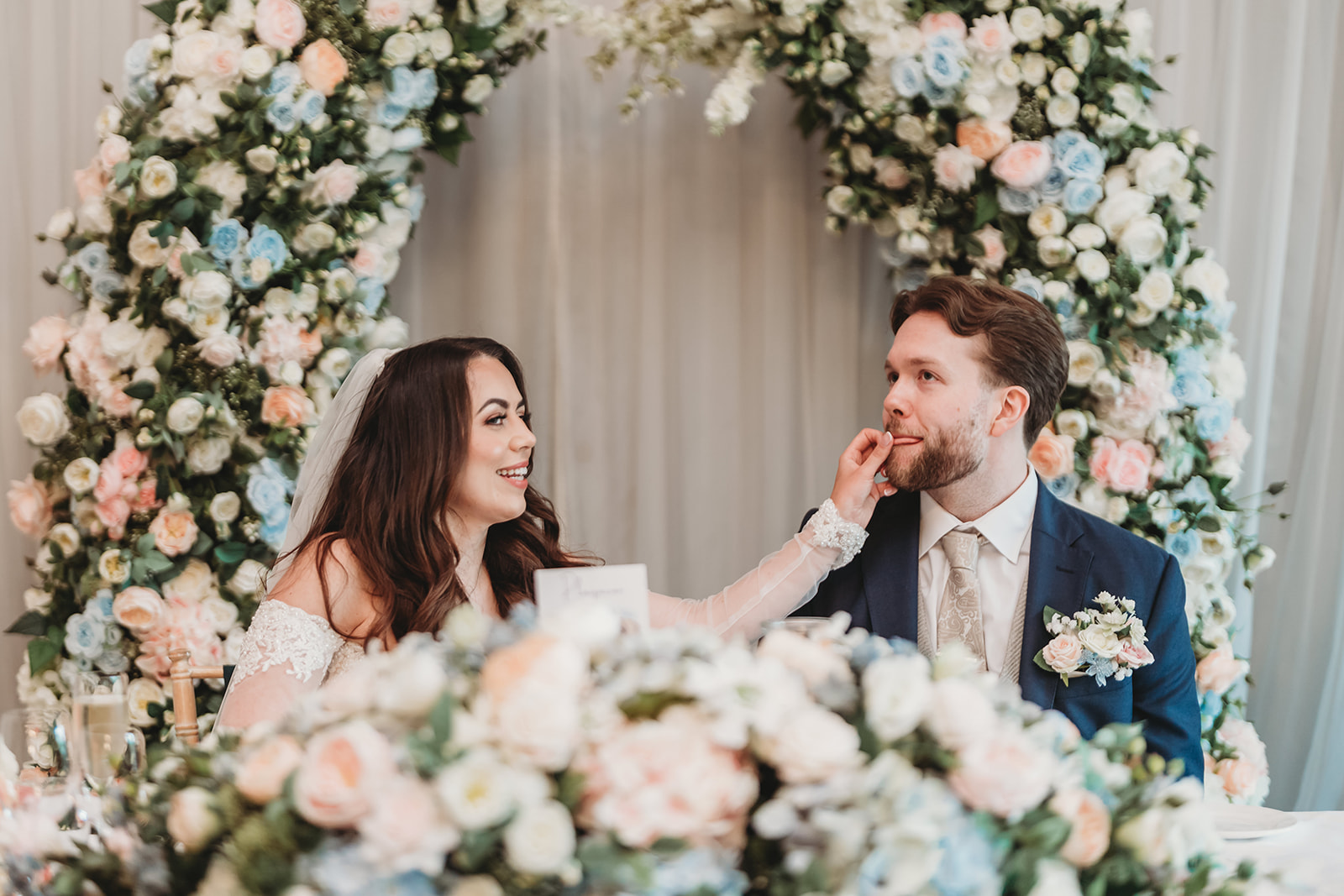 Wedding breakfast in the marquee at Braxted Park